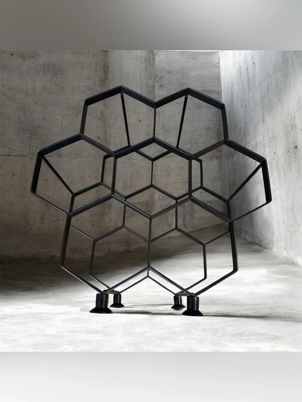Boutique Item modern black